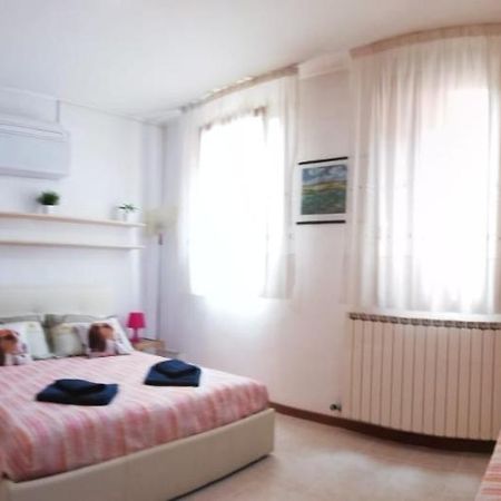 Appartamento Alla Corte Venesia Bagian luar foto