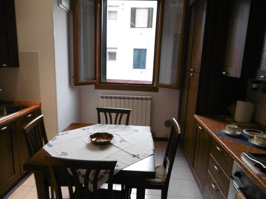 Appartamento Alla Corte Venesia Bagian luar foto