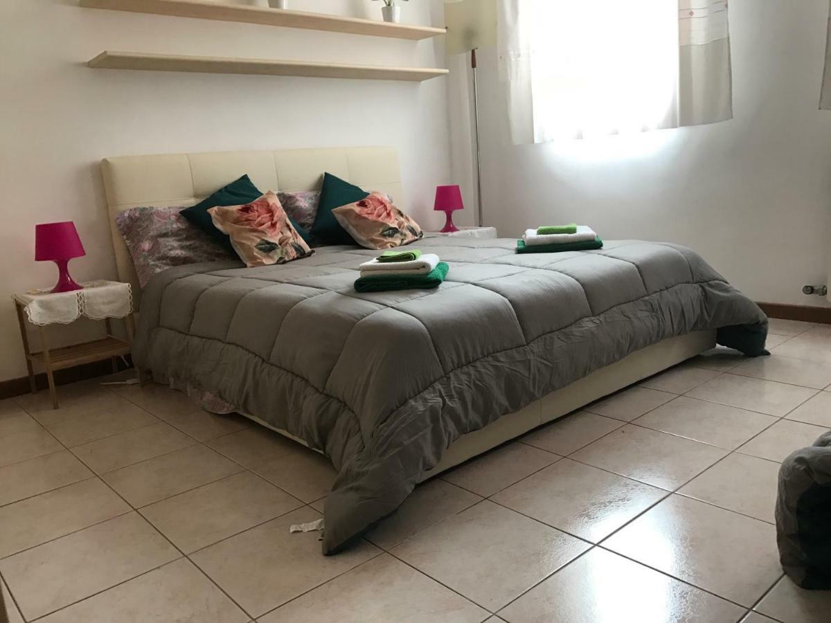 Appartamento Alla Corte Venesia Bagian luar foto